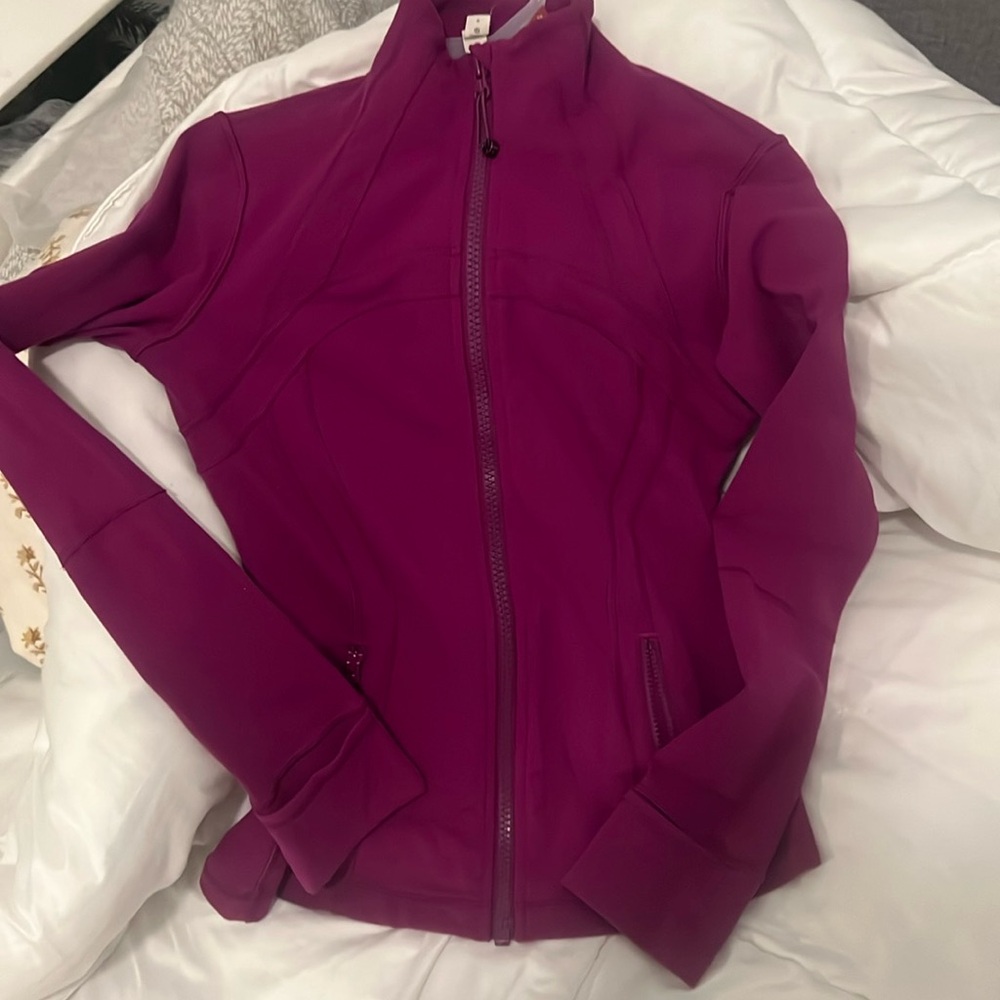 Lululemon define size 6 EUC/GUC✨